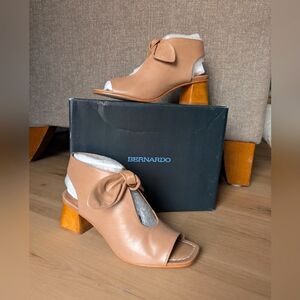 SOLD ✅ Bernardo "Lizzy" Sandals - Size 8.5 - Sand Calf Leather - $238 Retail